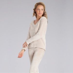 UGG V-Neck Long Sleeve Daisey Sweatshirt Top in Moon